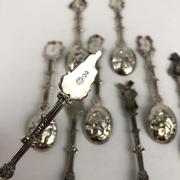 VTG Set of 9 Ornate Demitasse Spoons Figural Repousse Holland S AN 90 - Picture 4 of 9